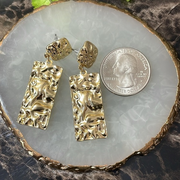 Fashion Nova Gold Hammered Square Drop Earrings - Picture 12 of 15